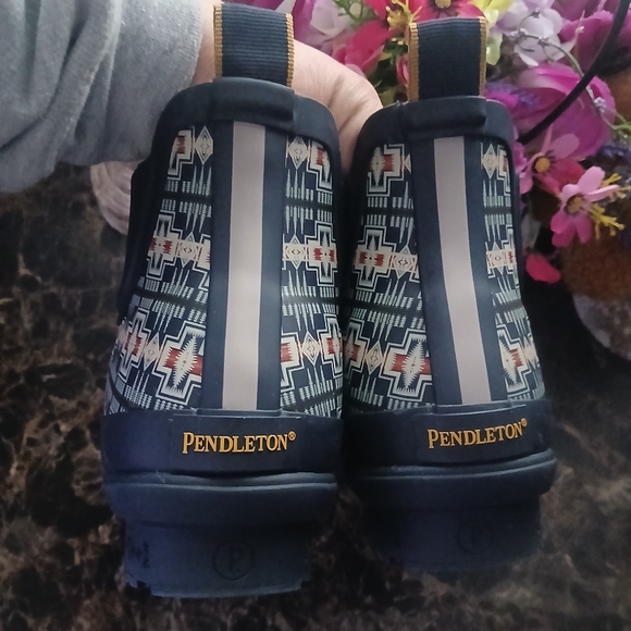 ⚫️ Black Friday Pendleton  Faux Fur Waterproof Chelsea Rain Boots 8 for Women - Picture 9 of 9